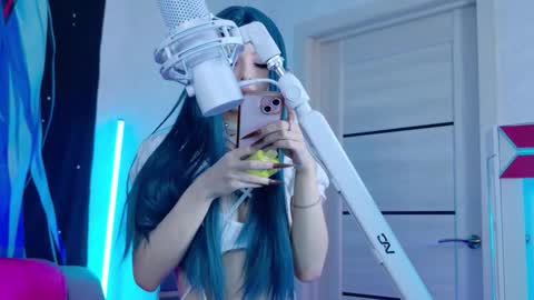 AURORA NATSUKI online show from November 22, 2025, 11:31 am