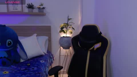 aurora_rodriguez online show from December 3, 2024, 12:16 pm