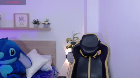 aurora_rodriguez online show from December 11, 2024, 12:02 pm