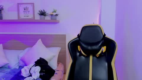 aurora_rodriguez online show from January 4, 2025, 12:16 pm