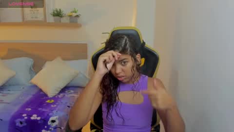 aurora_rodriguez online show from January 15, 2025, 12:15 pm