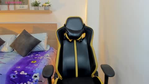 aurora_rodriguez online show from February 10, 2025, 12:18 pm