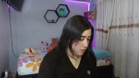 Snapshot of aurora_shy_ chatting on February 18, 2025, 5:10 pm Aurora online show from February 18, 2025, 5:10 pm