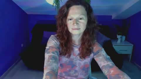 auroraborealis__ online show from September 22, 2025, 6:59 am