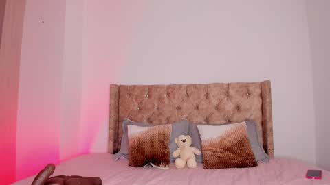 ...  ... online show from October 1, 2025, 8:04 pm