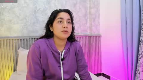 auroragold__ online show from June 17, 2026, 4:04 am