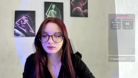 aurorakanie online show from February 4, 2026, 5:02 am