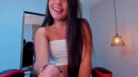 auroramartin2 online show from March 10, 2025, 10:13 pm