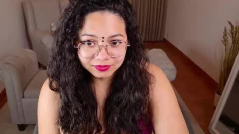 Aurora online show from November 17, 2025, 9:20 pm