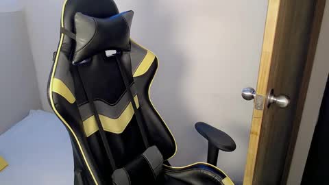 AUSTIN online show from October 7, 2025, 2:47 pm