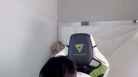 AUSTIN online show from October 8, 2025, 1:53 pm