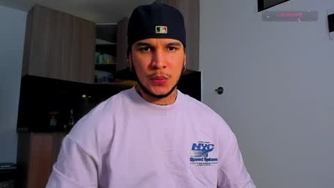 Snapshot of austin_curry chatting on April 2, 2026, 9:12 pm A online show from April 2, 2026, 9:12 pm