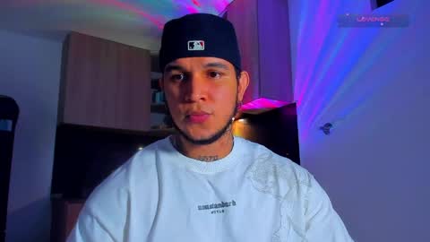 Snapshot of austin_curry chatting on April 8, 2026, 1:27 am A online show from April 8, 2026, 1:27 am