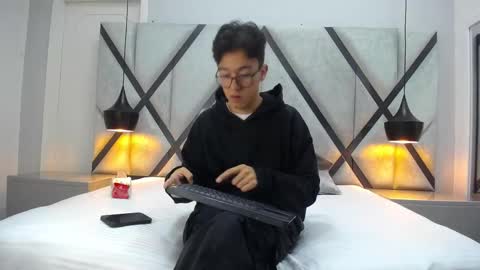 austinreeds online show from October 9, 2025, 12:03 pm