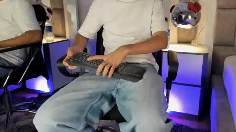 austinreeds online show from March 4, 2026, 12:11 pm