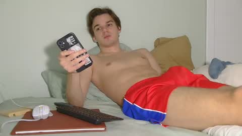 Snapshot of auston_r1ch chatting on December 26, 2024, 12:16 pm Auston 3 online show from December 26, 2024, 12:16 pm