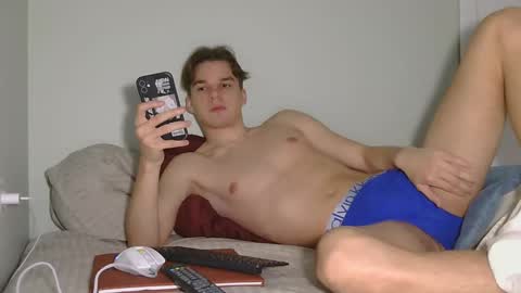 Snapshot of auston_r1ch chatting on January 28, 2025, 12:26 am Auston 3 online show from January 28, 2025, 12:26 am