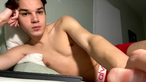 Snapshot of auston_r1ch chatting on February 24, 2025, 1:46 am Auston 3 online show from February 24, 2025, 1:46 am