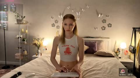 Snapshot of autumnroginson chatting on May 16, 2026, 2:05 pm Annie online show from May 16, 2026, 2:05 pm