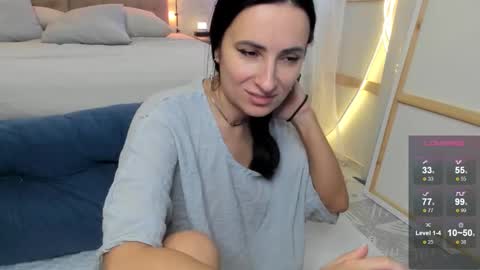 Snapshot of ava_athena chatting on November 10, 2025, 8:24 am Ava online show from November 10, 2025, 8:24 am