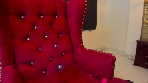 Snapshot of ava_broown chatting on December 14, 2024, 9:07 am online show from December 14, 2024, 9:07 am