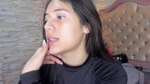 Snapshot of ava_broown chatting on January 22, 2025, 7:13 pm online show from January 22, 2025, 7:13 pm