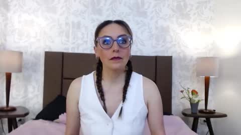 Snapshot of ava_raye chatting on December 3, 2025, 7:45 pm Ava online show from December 3, 2025, 7:45 pm