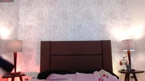 Snapshot of ava_raye chatting on December 19, 2025, 7:54 pm Ava online show from December 19, 2025, 7:54 pm