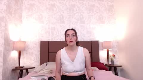 Snapshot of ava_raye chatting on February 17, 2026, 7:09 pm Ava online show from February 17, 2026, 7:09 pm