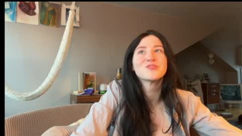 avallanchee online show from May 14, 2026, 12:39 am