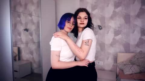 avaobierne online show from November 19, 2025, 7:58 pm