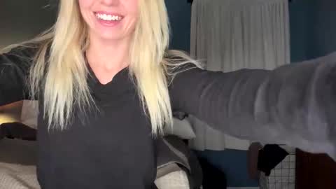 Ava Rose online show from February 25, 2026, 2:43 am