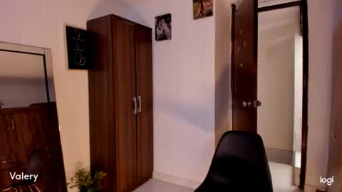 Valery -- online show from November 28, 2025, 6:32 pm