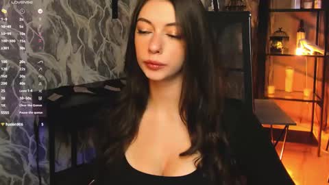 Snapshot of aveangela chatting on October 29, 2025, 8:54 pm Avie online show from October 29, 2025, 8:54 pm