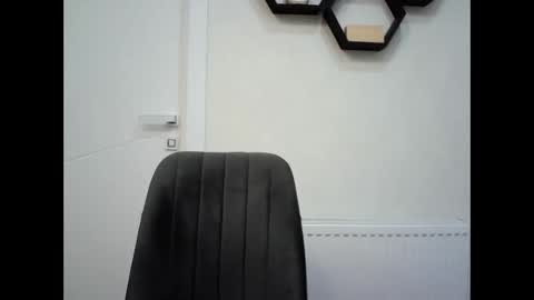 Aveline online show from March 4, 2026, 8:53 am