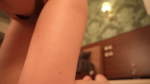 Snapshot of avelorialove chatting on July 18, 2026, 9:57 am avelorialove online show from July 18, 2026, 9:57 am