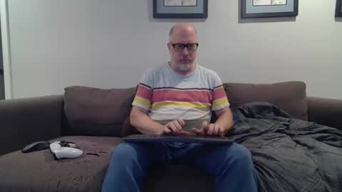 Snapshot of averagegreg chatting on September 8, 2025, 11:59 pm Greg online show from September 8, 2025, 11:59 pm