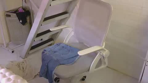 Rhian online show from April 16, 2026, 1:50 am