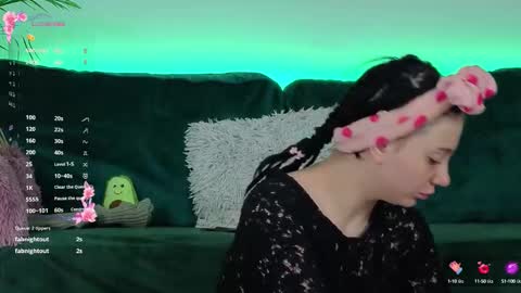 Snapshot of averywillow chatting on September 29, 2025, 3:00 am AveryWillow online show from September 29, 2025, 3:00 am