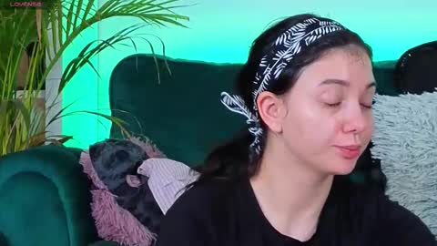 Snapshot of averywillow chatting on November 1, 2025, 4:58 am AveryWillow online show from November 1, 2025, 4:58 am