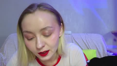 Snapshot of avgustina_love chatting on January 25, 2025, 9:26 am avgustina_love online show from January 25, 2025, 9:26 am