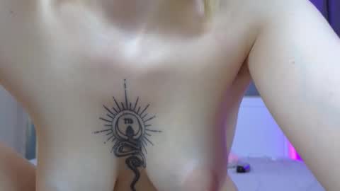 Snapshot of avgustina_love chatting on March 5, 2025, 11:49 am avgustina_love online show from March 5, 2025, 11:49 am