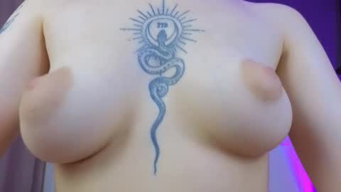 avgustina_love online show from November 16, 2025, 12:33 pm