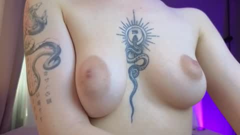 avgustina_love online show from March 12, 2026, 11:27 am