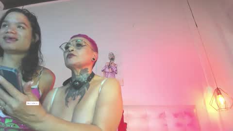 Snapshot of avilyn chatting on November 2, 2025, 11:34 am Avilyn online show from November 2, 2025, 11:34 am