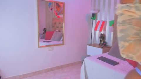 Snapshot of avis_lara chatting on June 23, 2026, 7:12 pm AVIS online show from June 23, 2026, 7:12 pm