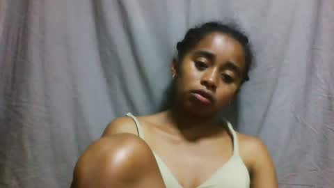 avontsoaldy online show from November 12, 2025, 4:46 am