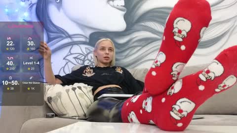 Snapshot of avr0ra chatting on December 29, 2024, 10:56 am Goddess Avrora online show from December 29, 2024, 10:56 am