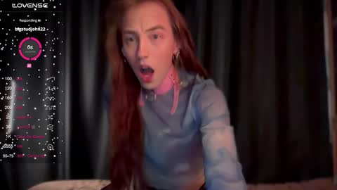 avril_pearly_ online show from October 5, 2025, 11:19 am