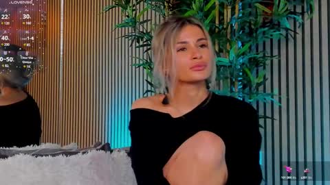 AVRILL CYRUX online show from February 22, 2025, 10:40 am